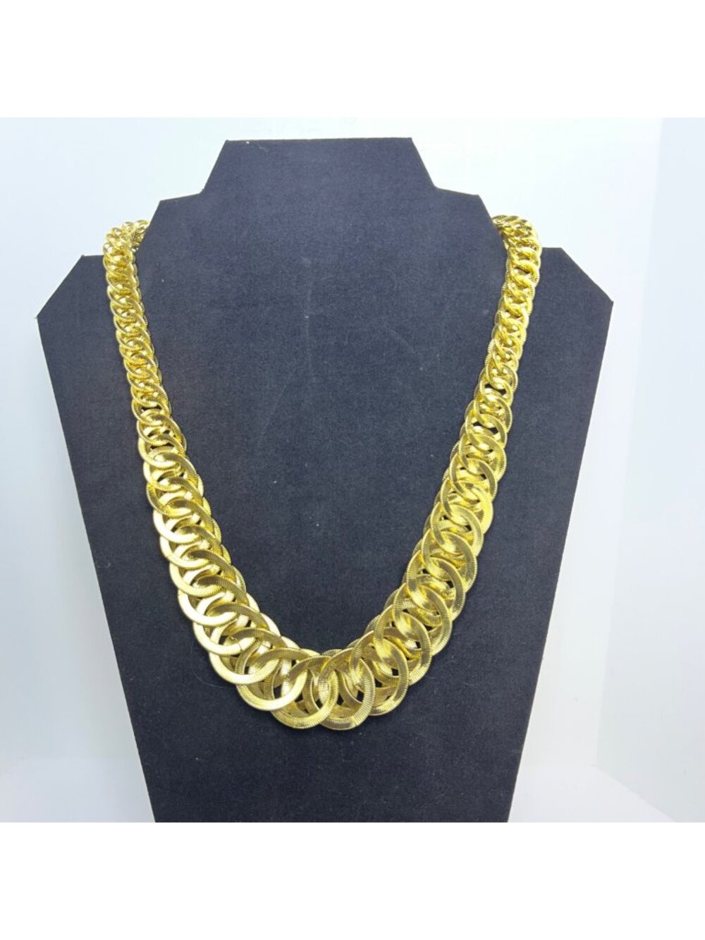 Chunky Gold Tone Interlocking Graduated Circles Statement Evening Necklace (6388